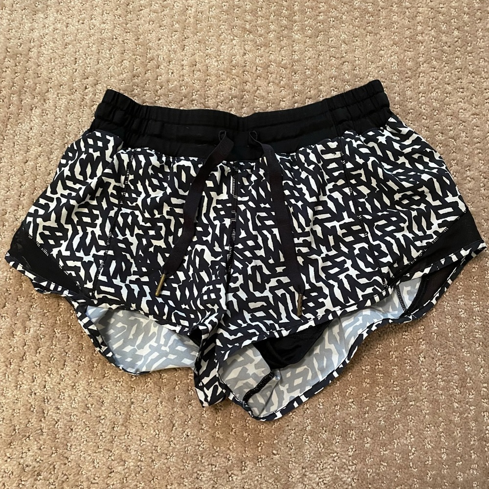 Lulu lemon Hotty hot shorts patterned